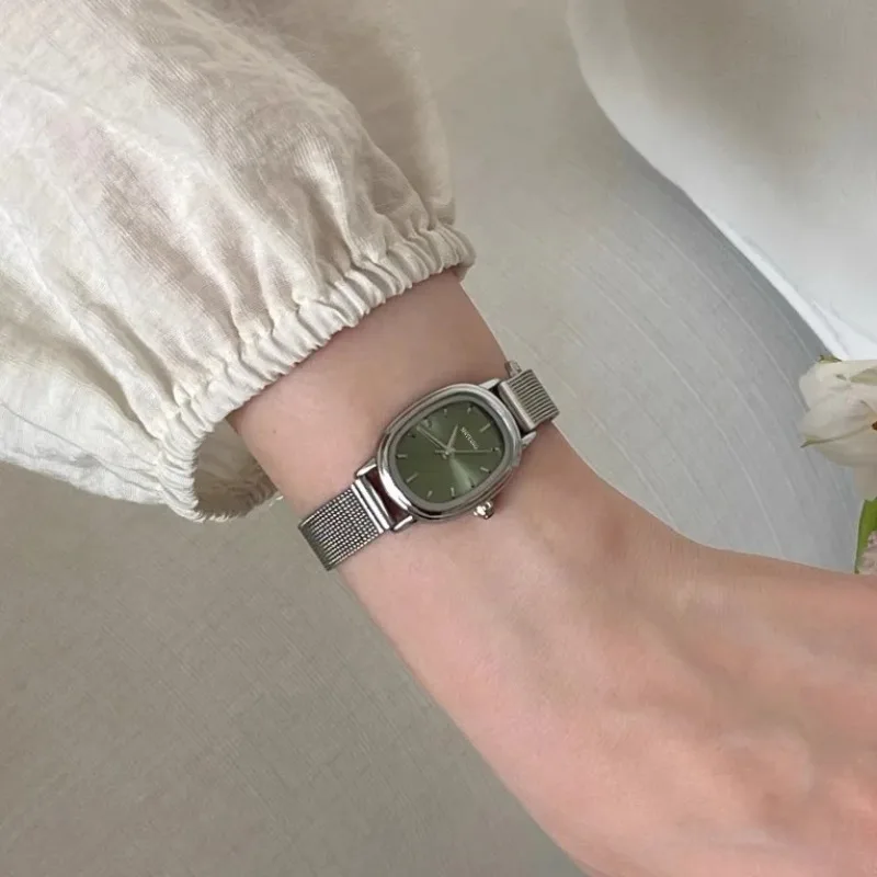 Reloj verde con esfera ovalada - Luxury Watch Female reseña y precio